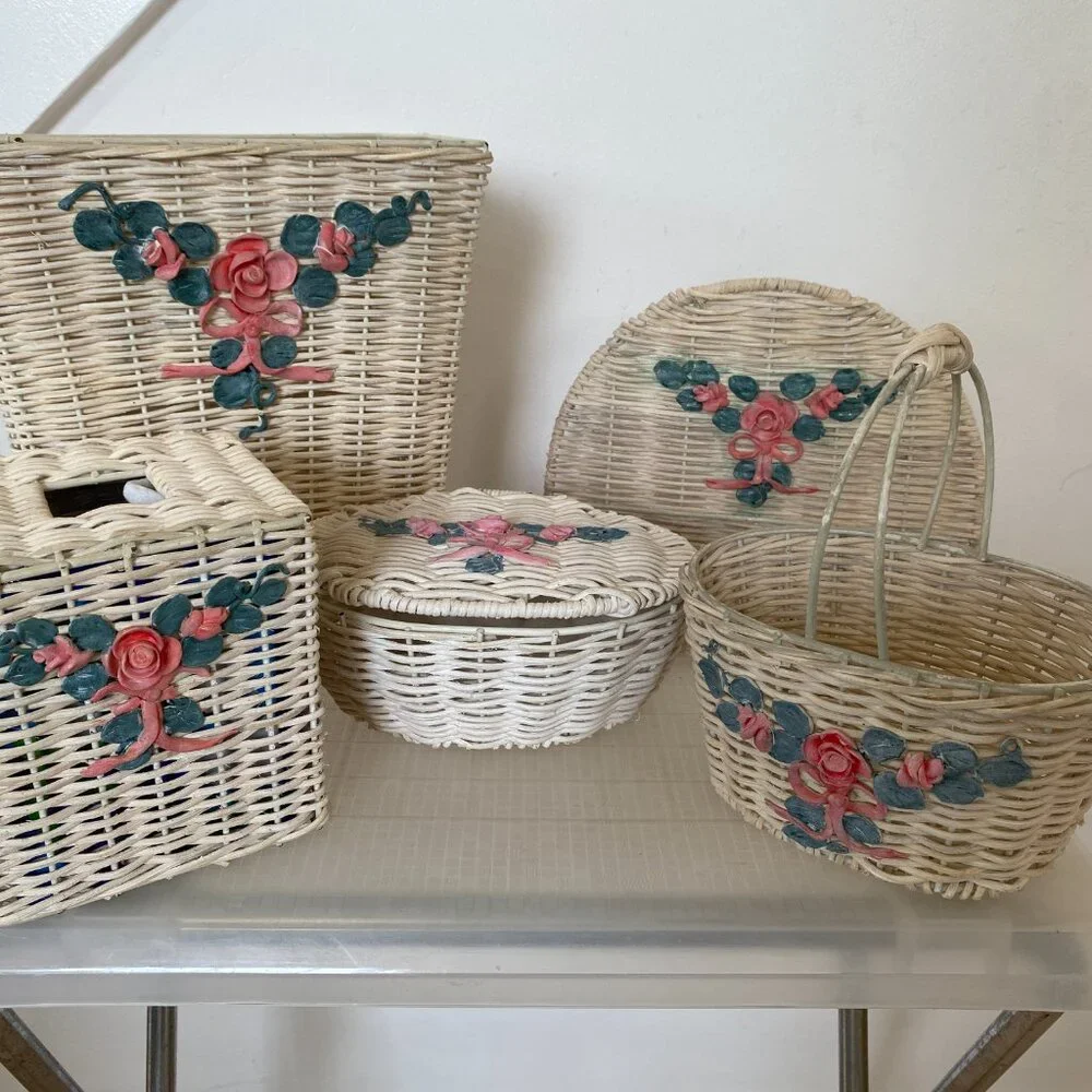 Bathroom Wicker Trash Basket With 3-D Rose Design